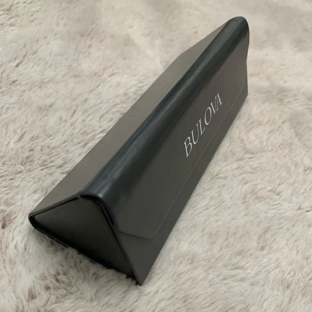 ❤Bulova dark Gray Triangle Glasses Case - Picture 5 of 5